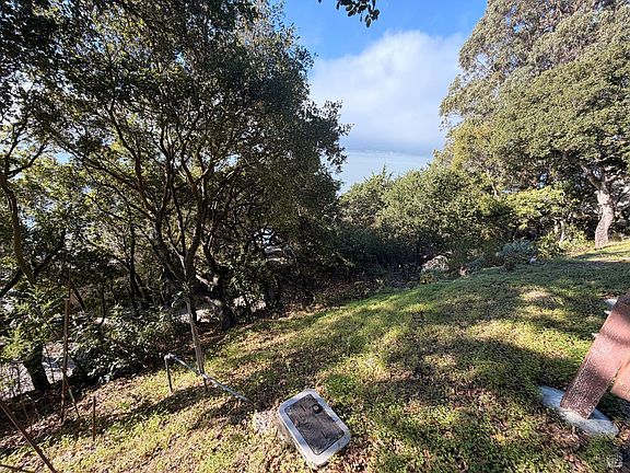 4th image of 10 Cliff Rd