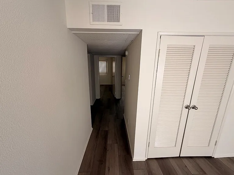 11215 Camarillo St #106 — Photo 9