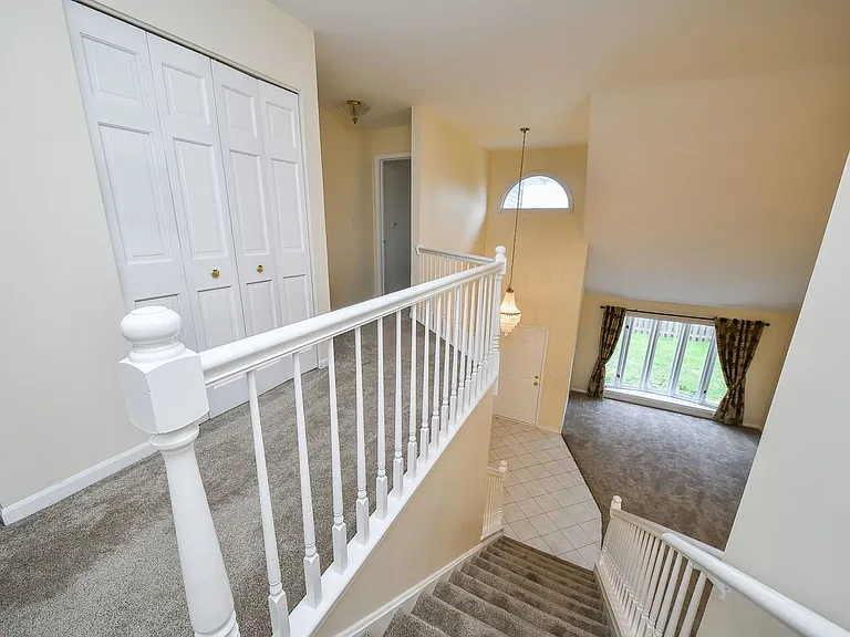 339 Windsor Dr — Photo 9