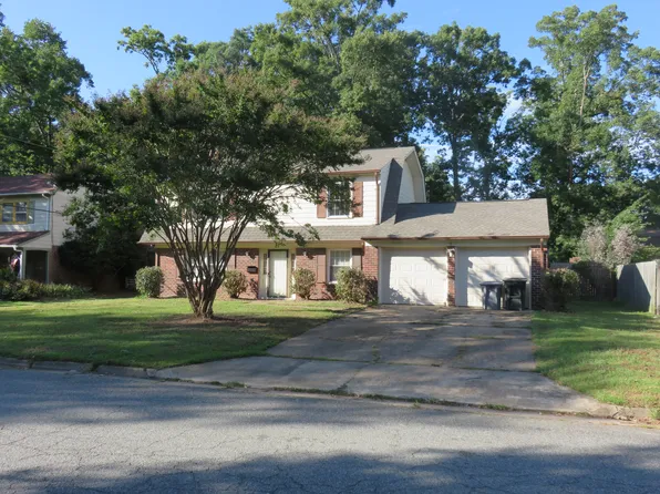 27 Colonial Acres Dr, Hampton, VA 23664