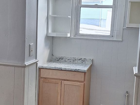 4th image of 8590 Broadway St