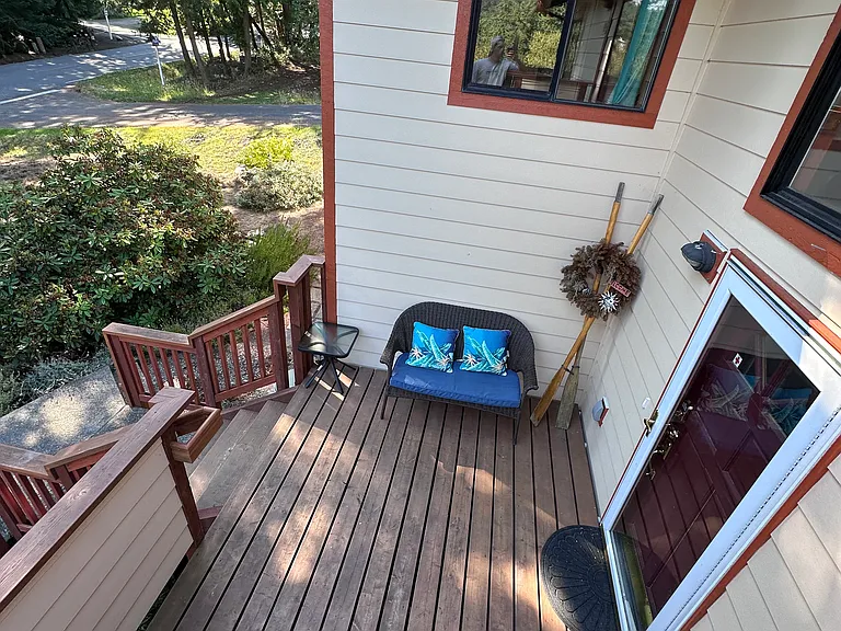 691 Shelter Bay Dr — Photo 9