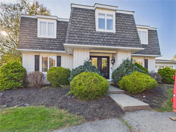 10 Stonecroft Dr, Easton, PA 18045