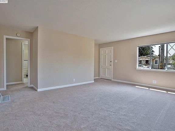 4th image of 255 Medford Ave