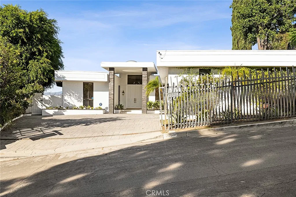 3 bed, 2928 sqft, $12,499 — Photo 1