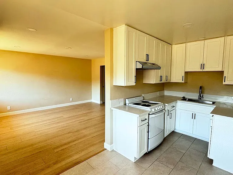 13422 Camilla St — Photo 11