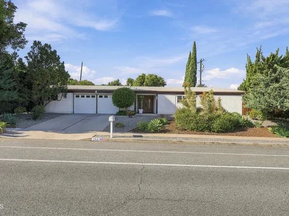 388 E Gainsborough Rd, Thousand Oaks, CA 91360