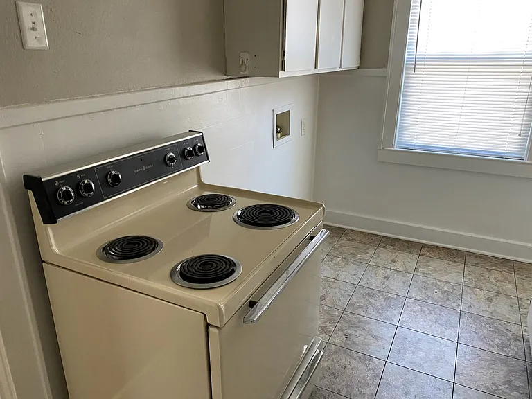 905 Myers Ave #A — Photo 7