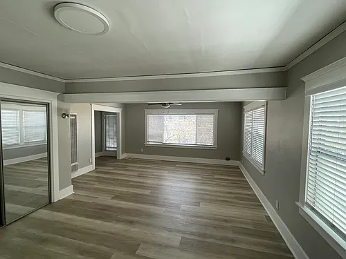 1026 E Broadway Photo 1