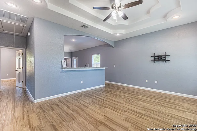 479 Corliss — Photo 4