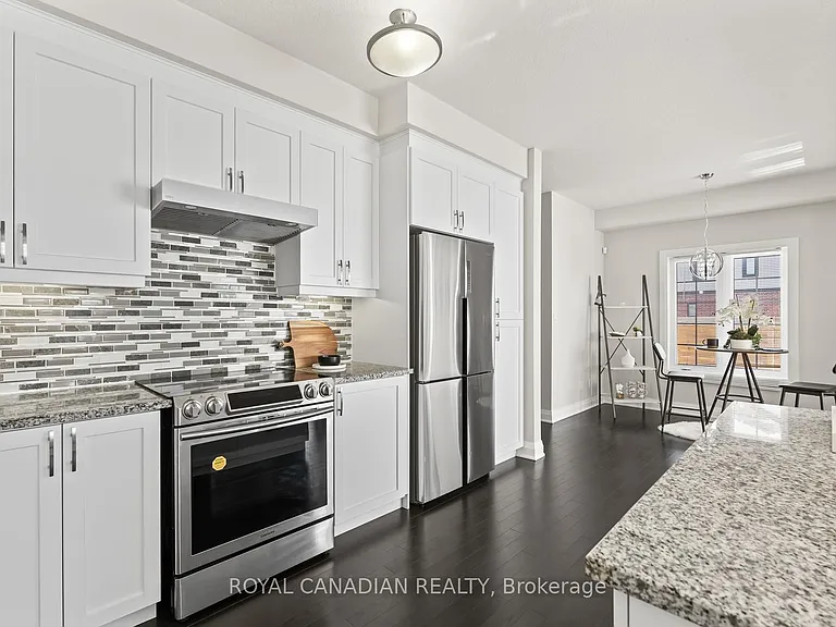 301 Buttonbush St #UPPER — Photo 14