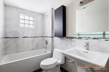 Rented by aptsandlofts.com