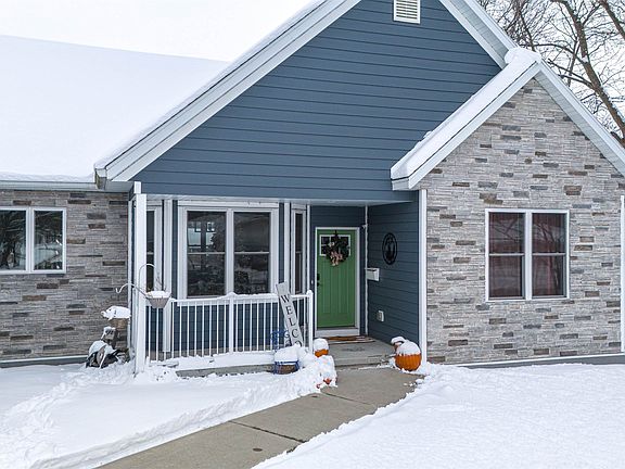 2nd image of 914 Miller Ave