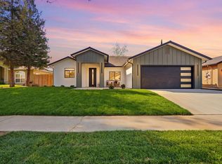 1370 Meadow Avenue, Exeter, CA 93221
