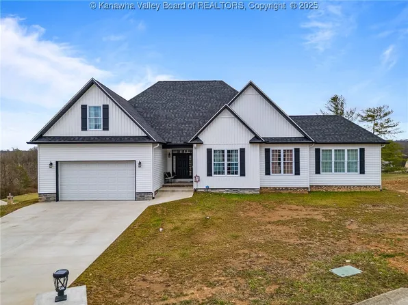 30 Smelser Ln, Milton, WV 25541