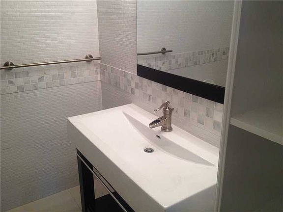 5th image of 6855 Edgewater Dr APT 3C
