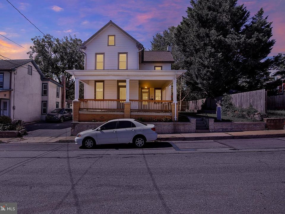 1st image of 17 Oak St