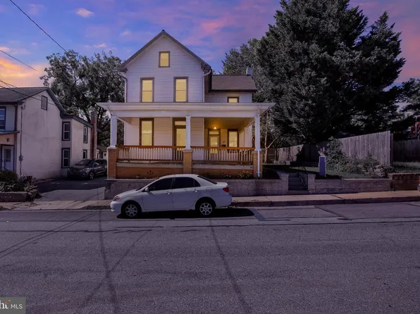 17 Oak St, Ephrata, PA 17522