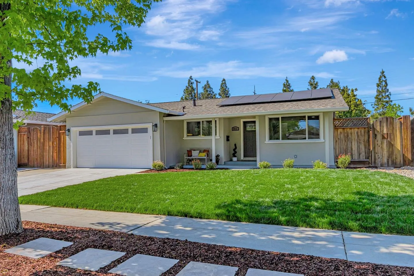 1015 Rawlings Dr photo 1