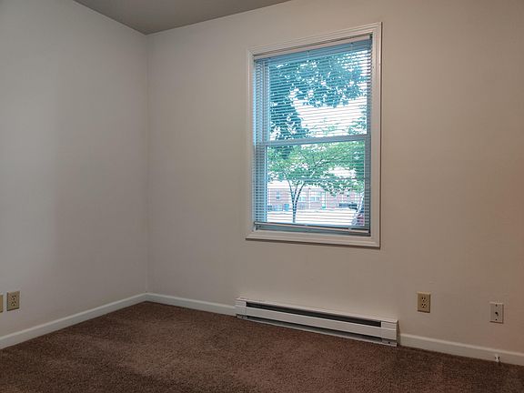 4th image of 232 Pierce St #20