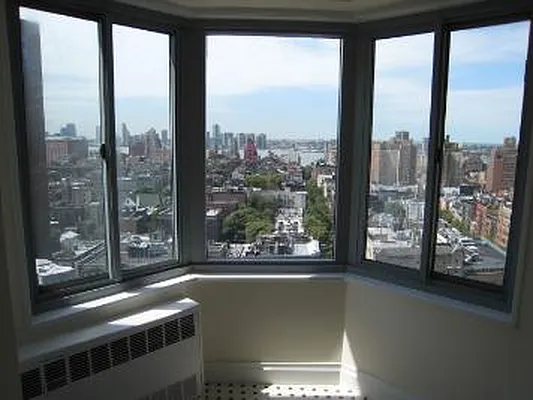 Rented by Corcoran | media 25