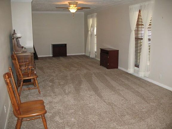 4th image of 3322 Valley Brook Dr