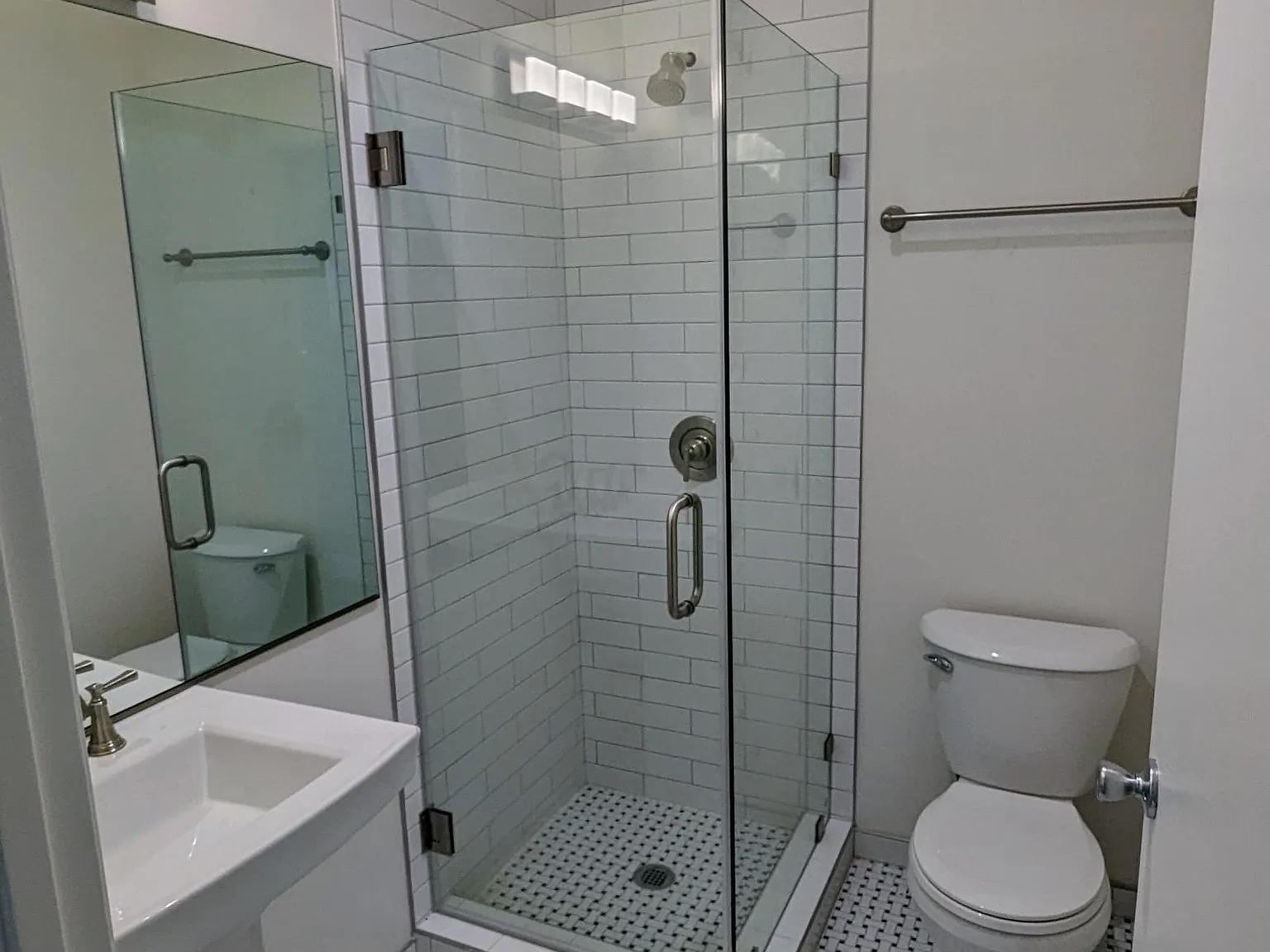 2 bed, 820 sqft, $3,500 — Photo 3