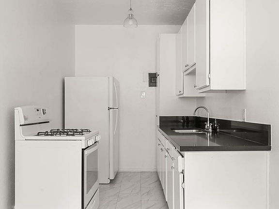 4th image of 425 S Detroit St #32e1ae7e3