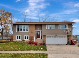 14812 Parkside Ave, Oak Forest, IL 60452