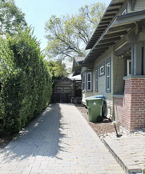 613 N Lucerne Blvd — Photo 23