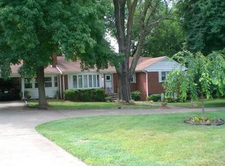 8406 Sunset Dr, Manassas, VA 20110