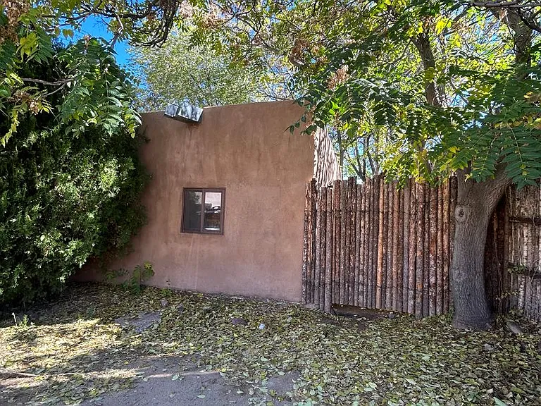 945 Agua Fria St #B — Photo 19