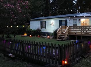 36 Friendly Dr, Wanchese, NC 27981