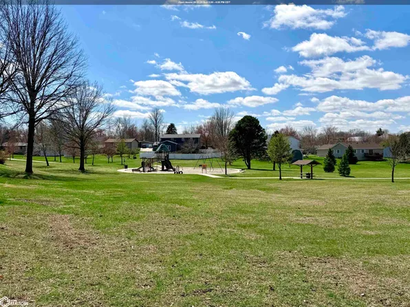 2007 Spring St, Grinnell, IA 50112