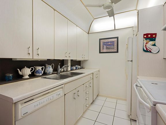 3rd image of 2146 Cambridge G