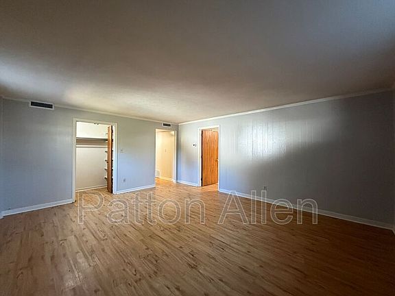 4th image of 1020 Hendersonville Rd APT 9