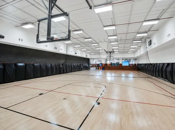 60 Riverside Boulevard image 9 of 16