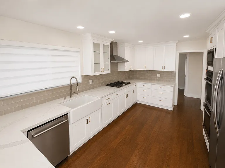 5920 Wilkinson Ave — Photo 13