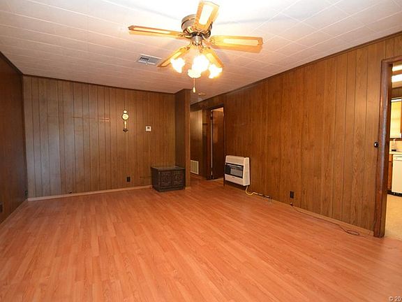 3rd image of 215 E 2nd Ave