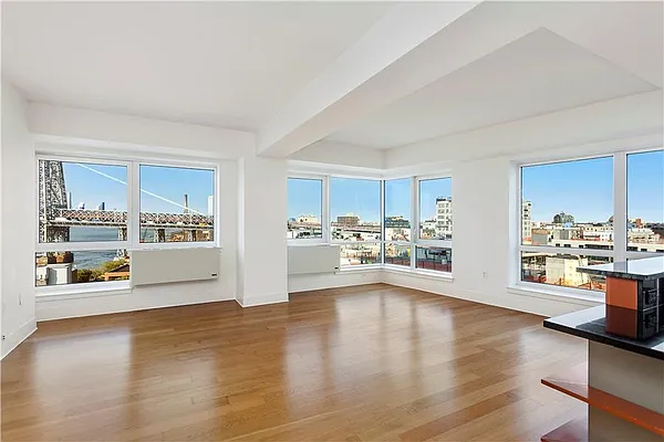 Sold by Urban Realty NYC | media 10