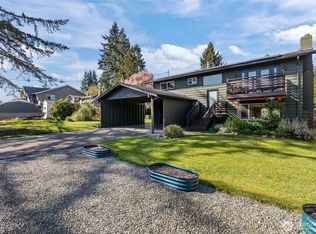 215 Hubbard Rd, Lynnwood, WA 98036