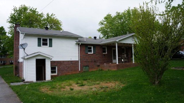2nd image of 840 Edgemont North St