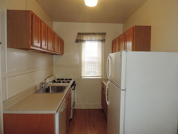 4th image of 2544 Prairie Ave #3f5267e24