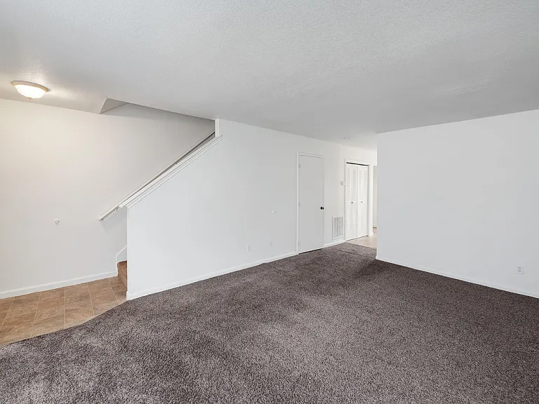 1900 Rainbow Rd — Photo 5