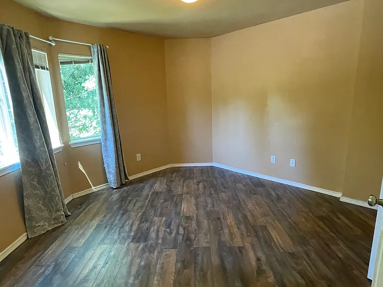 9090 Ravenna Ave NE #101 — Photo 8