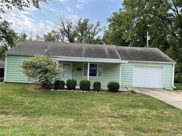 2205 NE 58th Ter, Gladstone, MO 64118