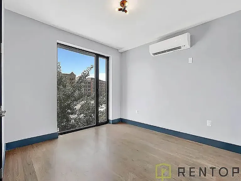 475 Grand St #3C — Photo 7