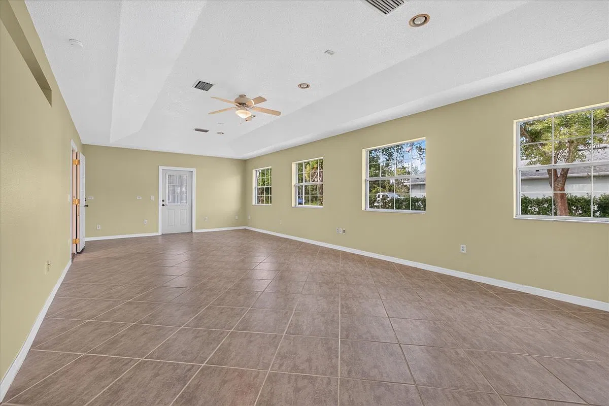 3 bed, 1914 sqft, $2,000 — Photo 3