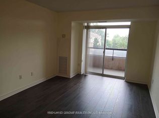 18 Sommerset Way #501, Toronto, ON