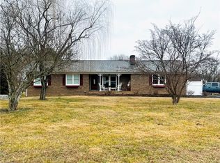 417 Fulton Ave, Mount Airy, NC 27030